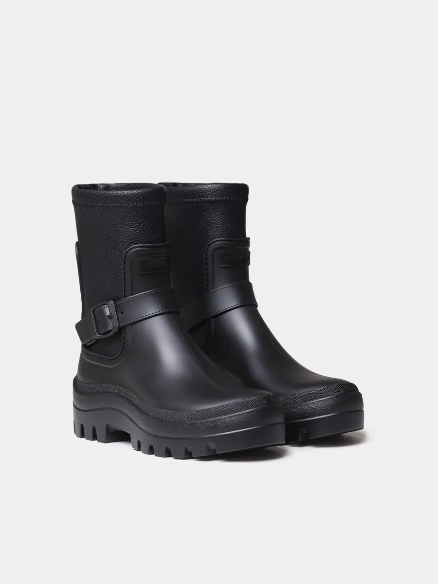 Women's rain boots in glossy rubber