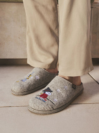 Slipper en fieltro con bordados Snoopy | CHARLIE