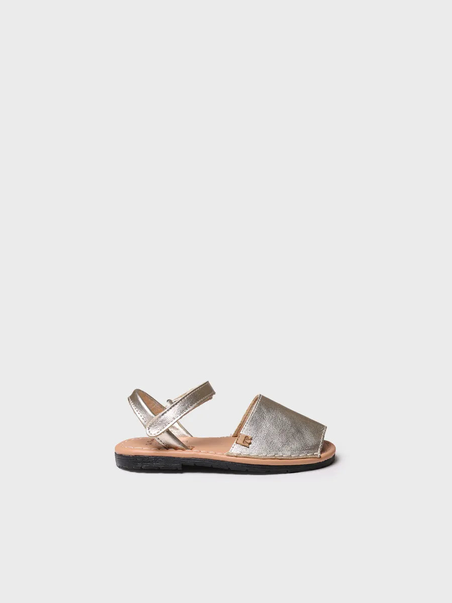 Girl's golden menorquine sandal