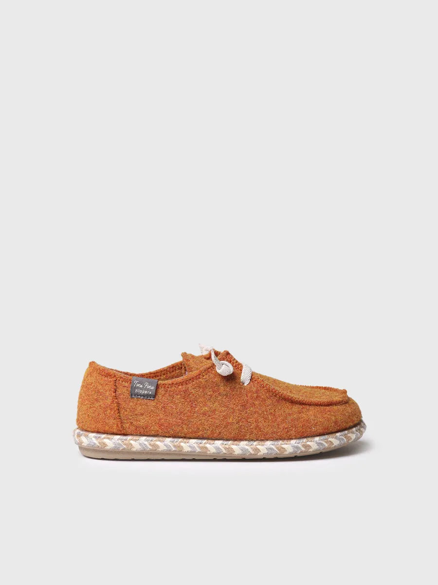 Women's slipper in felt with laces in ecru 