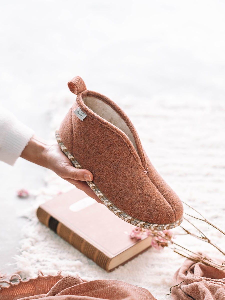 Slipper abotinada para mujer en fieltro en Nude | DORIA-FP