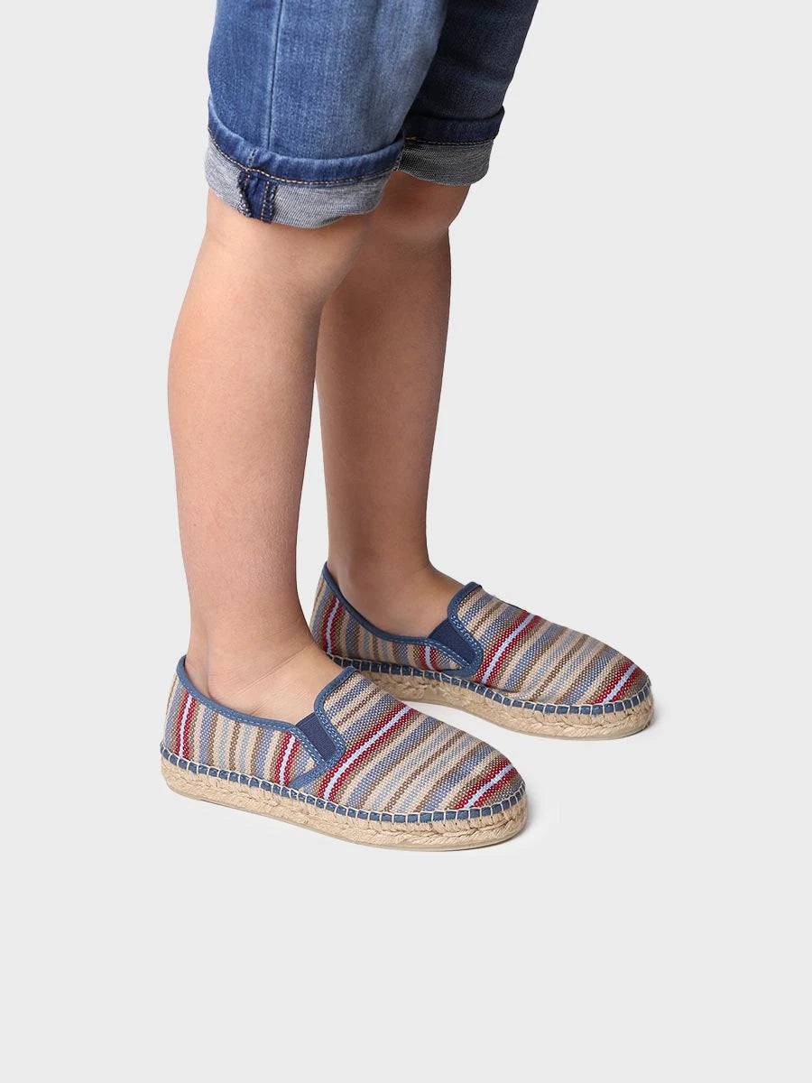  - Alpargatas infantiles | EFES-BR  - Toni Pons  