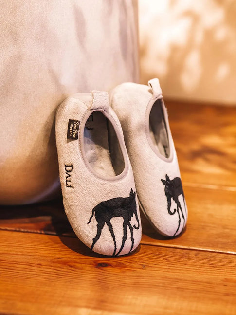 zapatillas de casa infantiles - Zapatillas de casa para niños inspiradas en la obra de Salvador Dalí | ELEFANT  - Toni Pons  