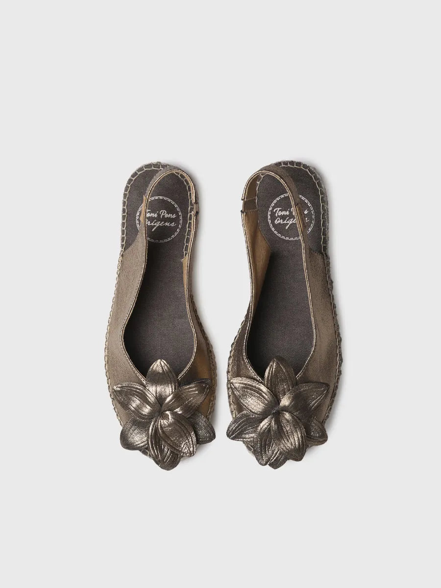  - Alpargatas planas de mujer metalizadas con una flor | ERICA-FN  - Toni Pons  