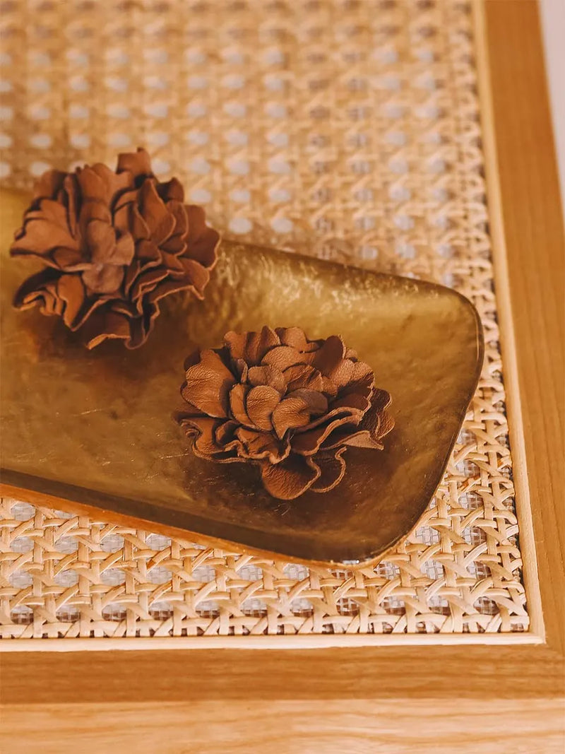 Complementos - Broche de piel en forma de flor - FLOR-P  - Toni Pons  