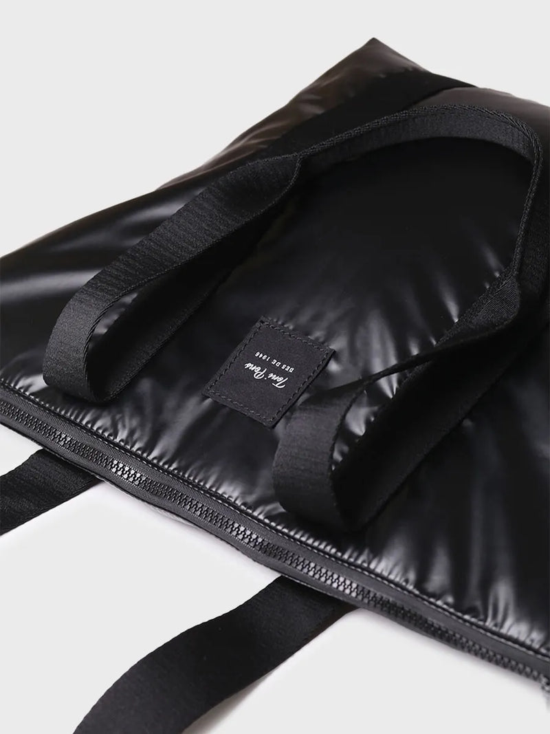 Complementos - Bolso para mujer en material acolchado negro brillante | GINNY  - Toni Pons  