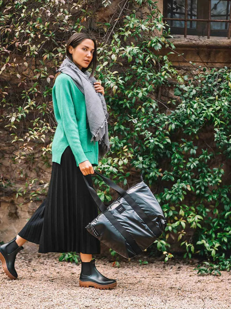 Complementos - Bolso para mujer en material acolchado negro brillante | GINNY  - Toni Pons  