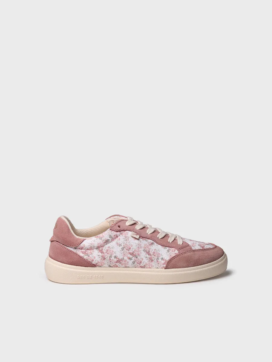 Women's athletic shoe with floral print