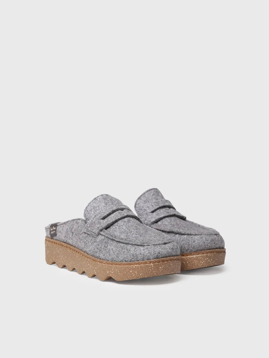 Women's slipper with platform sole in grey 