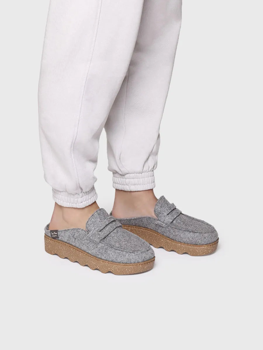 Women's slipper with platform sole in grey 