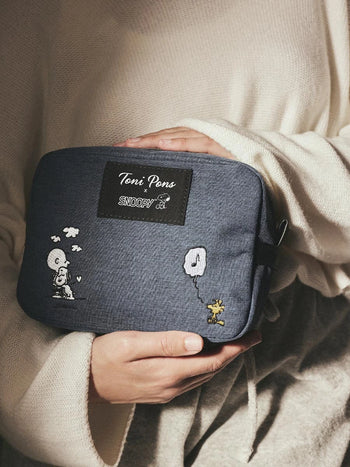 Toni Pons x Snoopy collection toiletry bag | LINUS