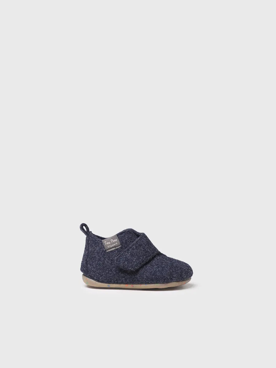 Slippers for children and babies in recycled navy blue felt 