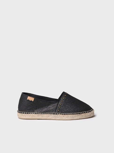 Flat women's espadrille in leather with studs