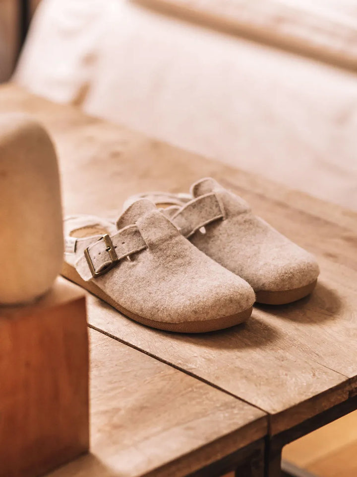MIMA-FP - Women's clog-style slipper with buckle in ecru colour