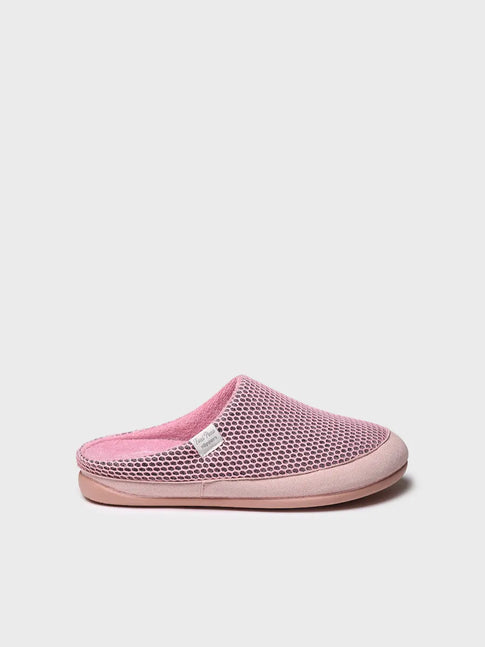 Women's clog-type house slipper in mesh-like fabric