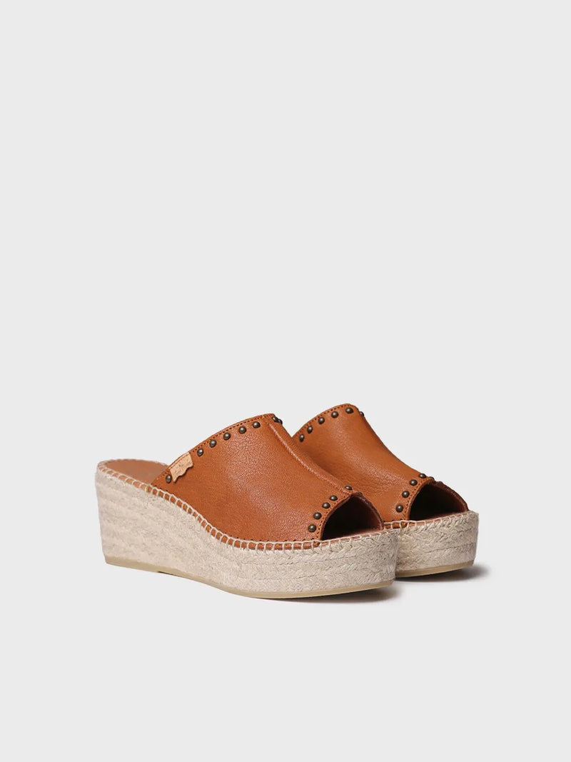 zapatillas mujer - Alpargata destalonada de mujer en piel con cuña y tachuelas | MODENA  - Toni Pons  