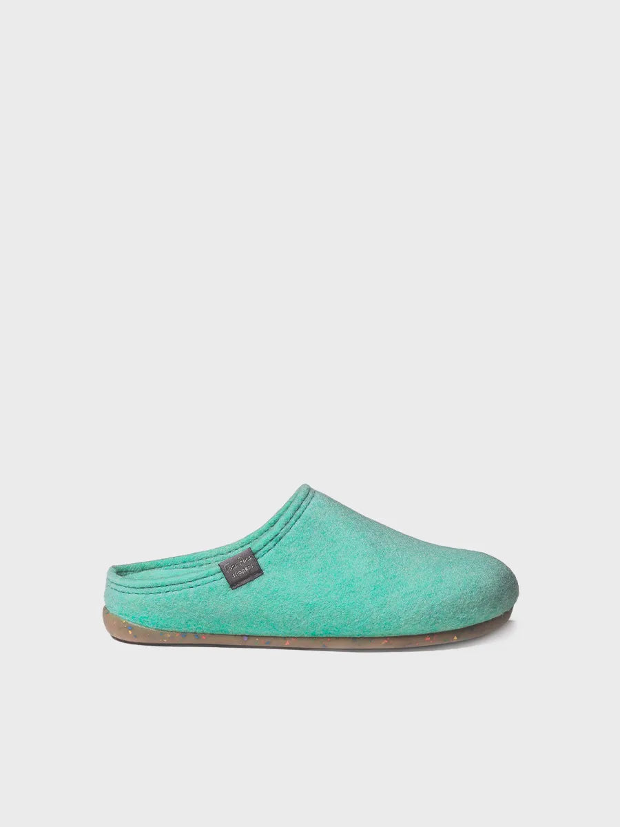 Women's clog-style shoe made from recycled felt in raw 