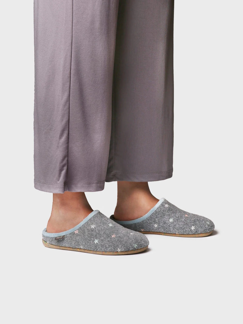 Zapatillas de casa mujer - Slipper abierta con bordados luminiscentes para mujer | MONA-FT  - Toni Pons  
