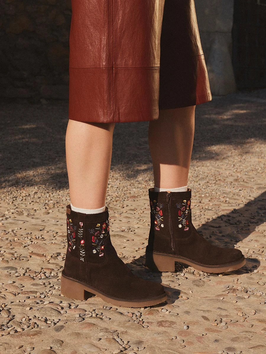 Stiefelette aus Veloursleder mit Blumenstickerei für Damen | MONELLS