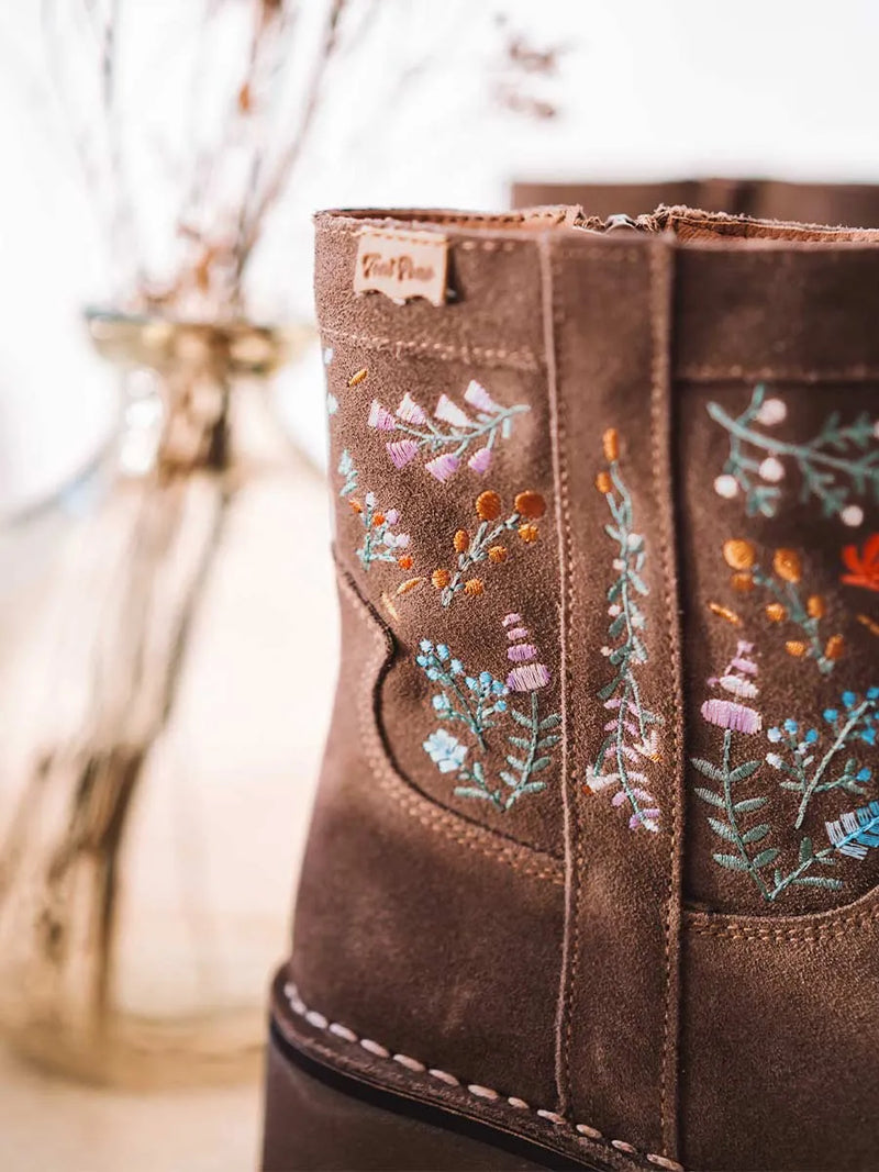 Botines mujer - Botín de mujer en serraje con flores bordadas | MONELLS  - Toni Pons  