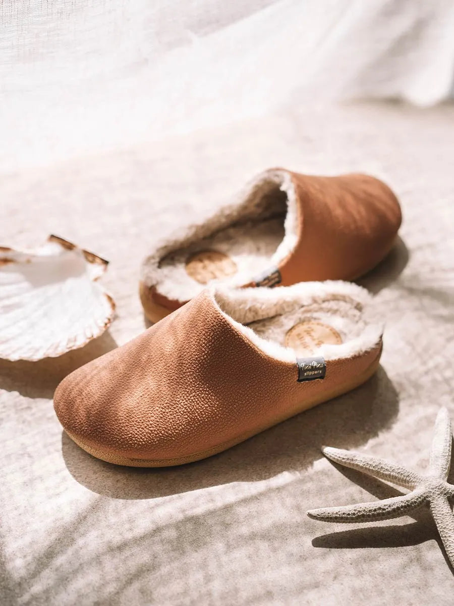 Women's ballerina-style slippers with inner lining