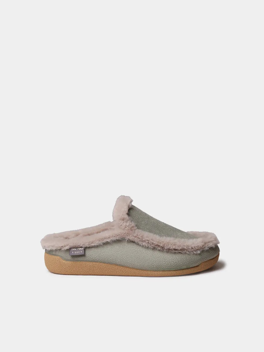 Women's rubber slippers with soft lining