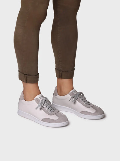 Women's leather sneaker in beige 