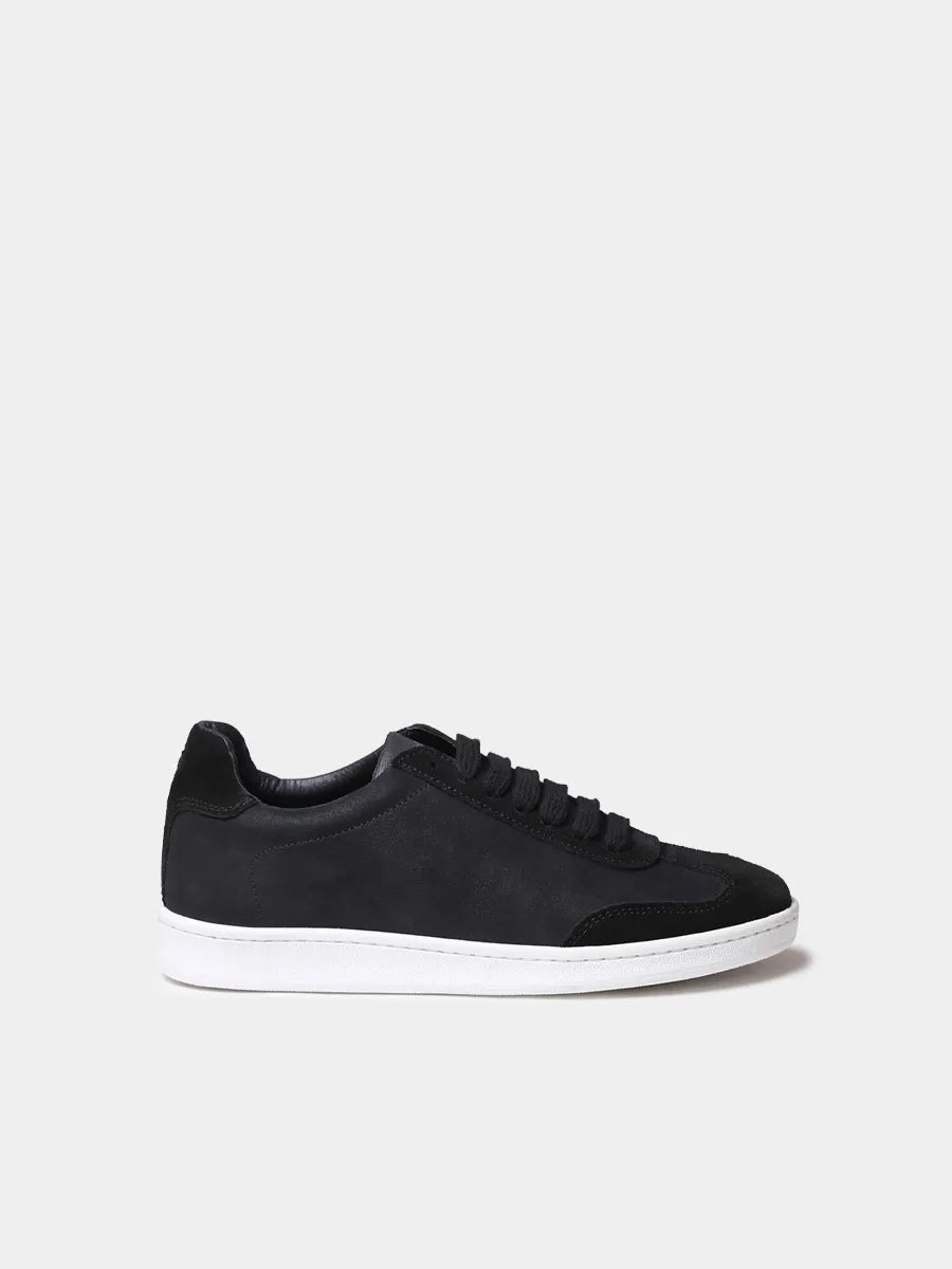 Women's leather sneakers