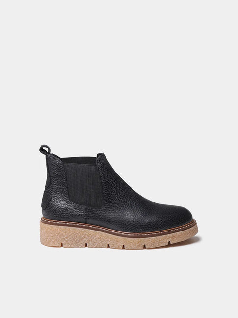 Women’s loafer in metallic leather