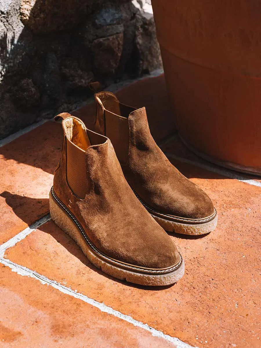 Women’s Mary Janes in split leather with buckle