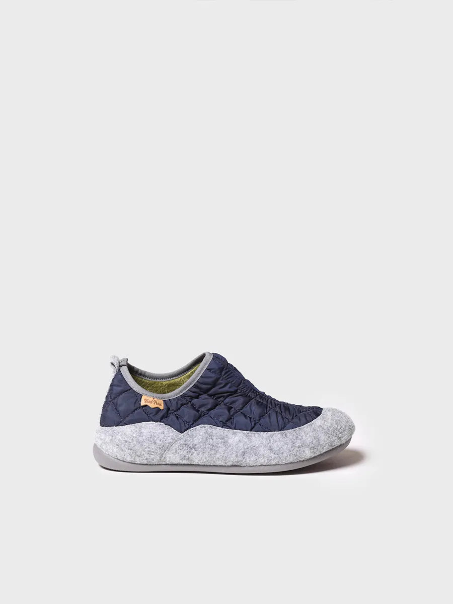 Women's rubber slippers with soft lining