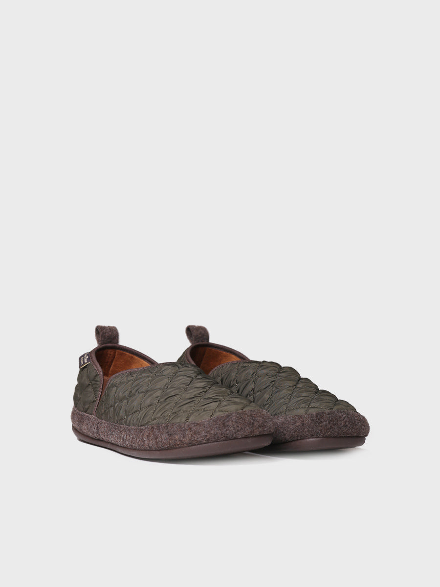 Chaussons pour homme en tissu matelassé en kaki 