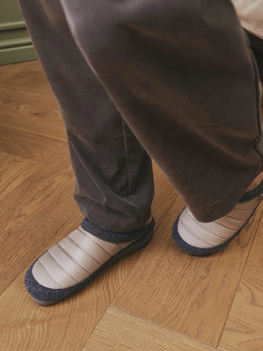 Clog-Hausschuh aus gepolstertem Material und Filz | NIX-TK