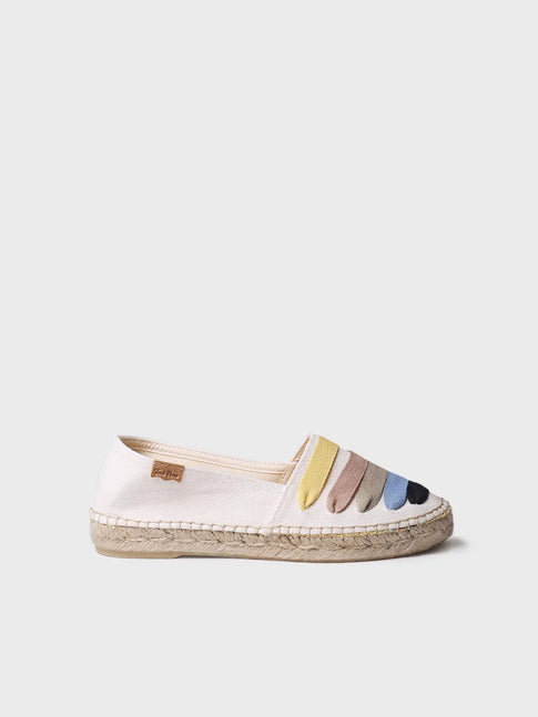 Women's flat espadrilles with straps