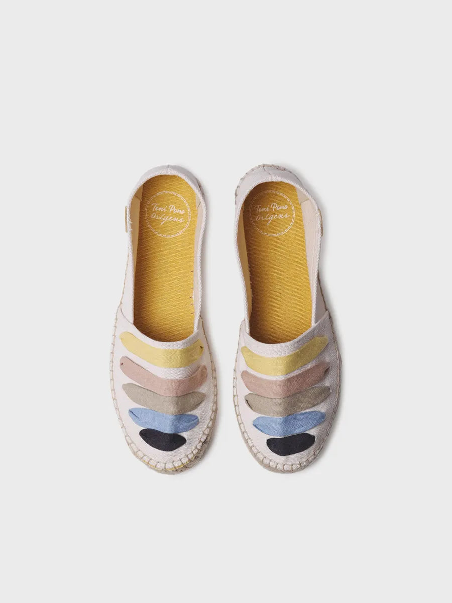 Women's flat espadrilles with straps