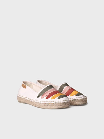 Women's flat espadrilles with straps