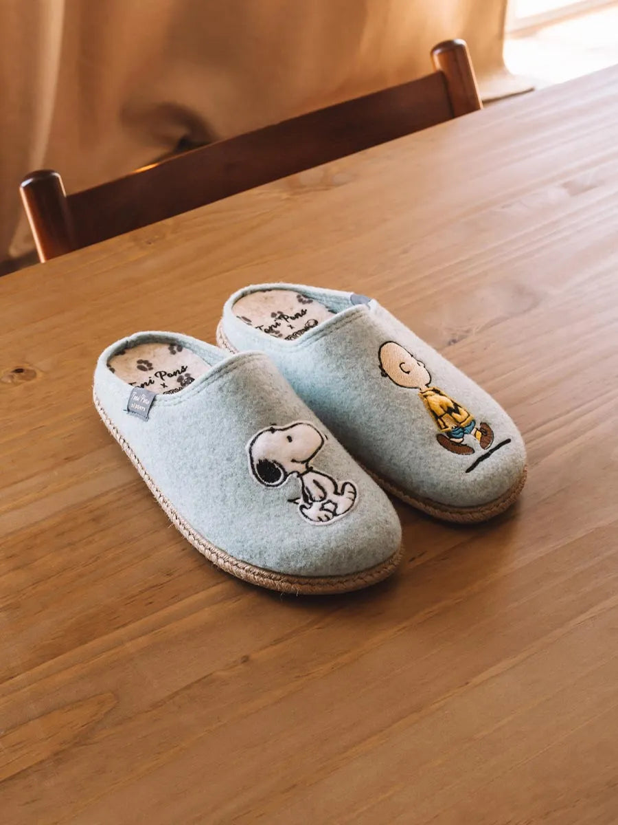 Pantofola tipo zoccolo di Snoopy per donna in feltro