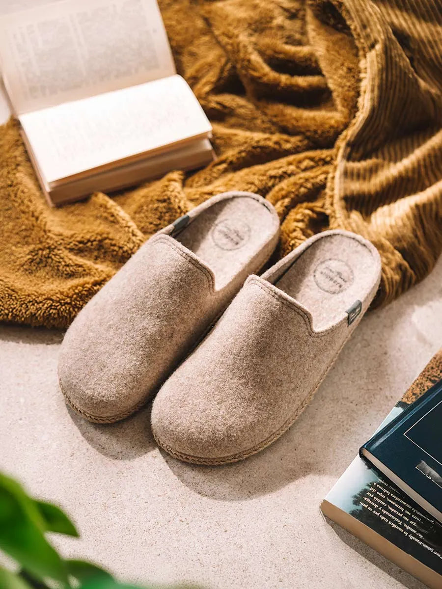 Chaussons pour hommes en laine recyclée en beige 