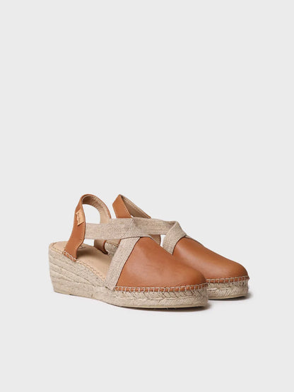 Women's leather espadrille with wedge and elastics designed for wide fit