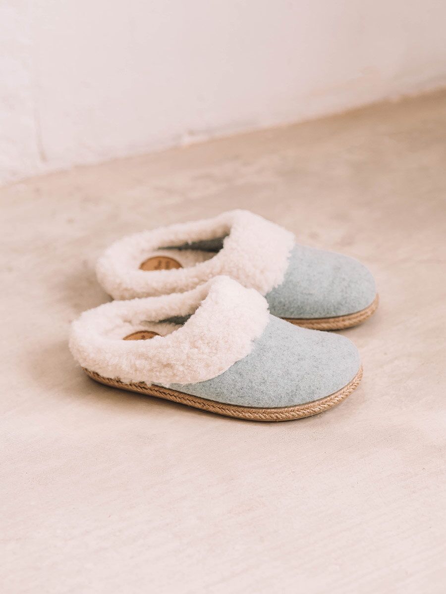 Women's slippers in felt and sheepskin in Celeste - DELI-BF