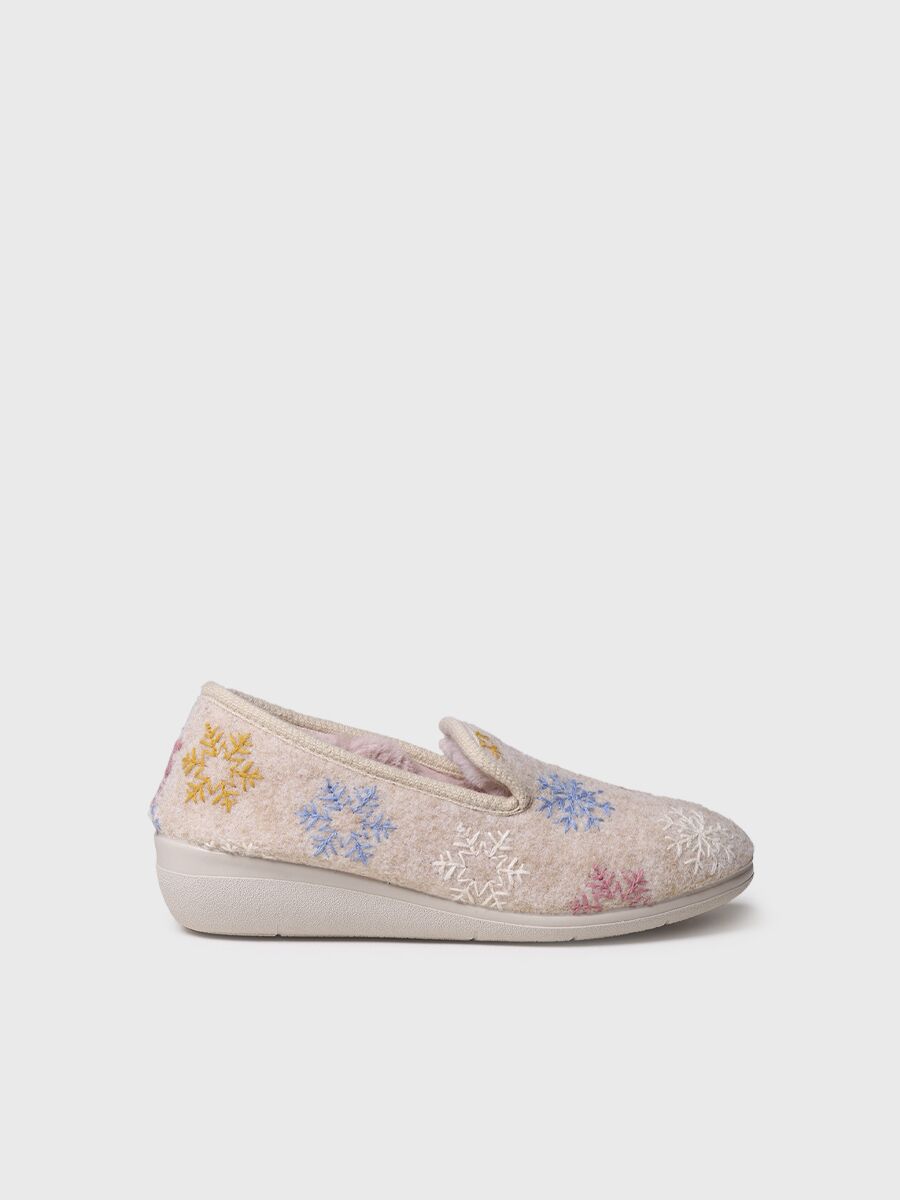 Women's slippers with embroidered details in ecru - CARME-CP