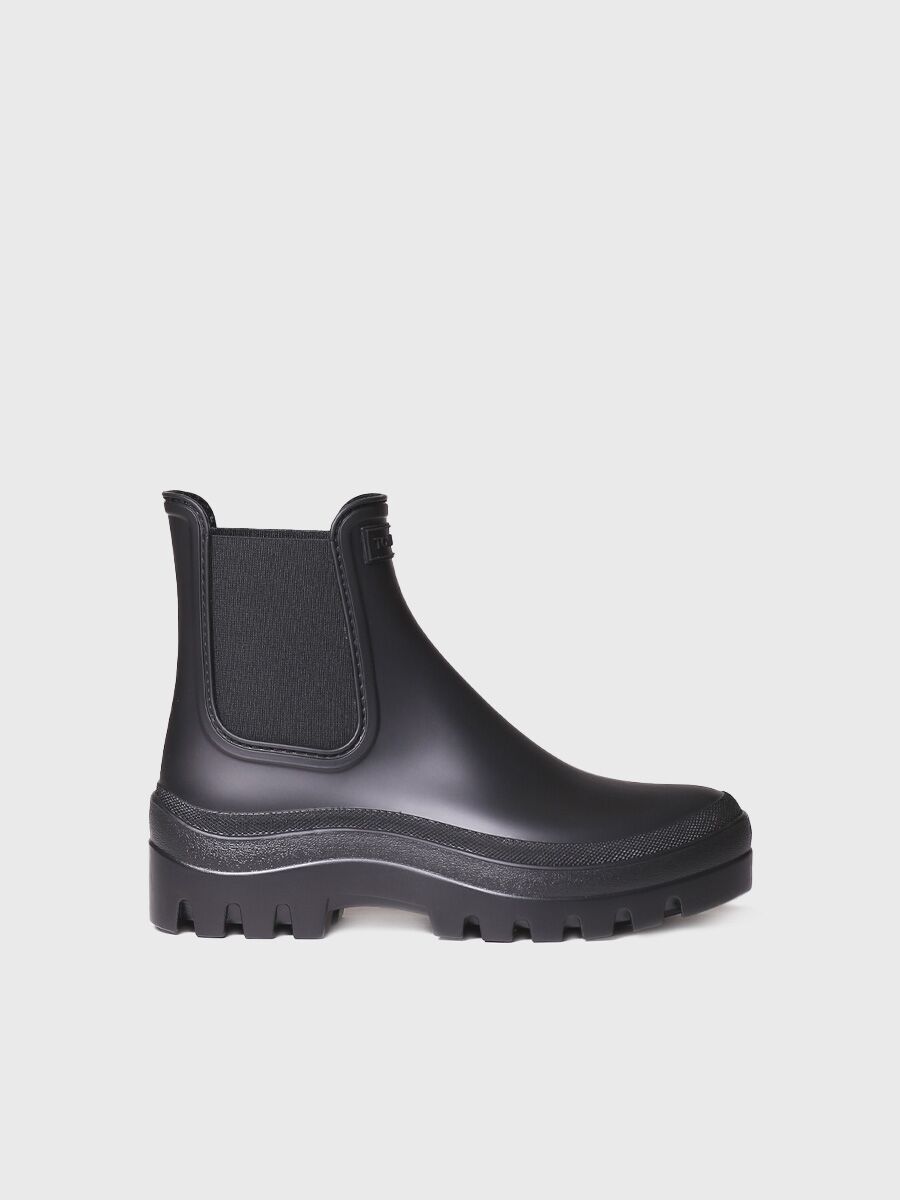 Women's Chelsea Waterproof Ankle boot in black - CARTER