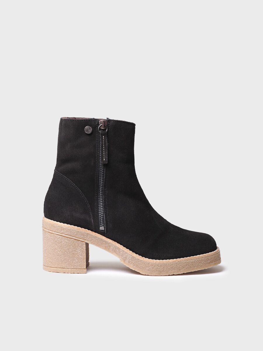 Women's Wide Heel Ankle boot in Suede in toasted black - PERU-SY