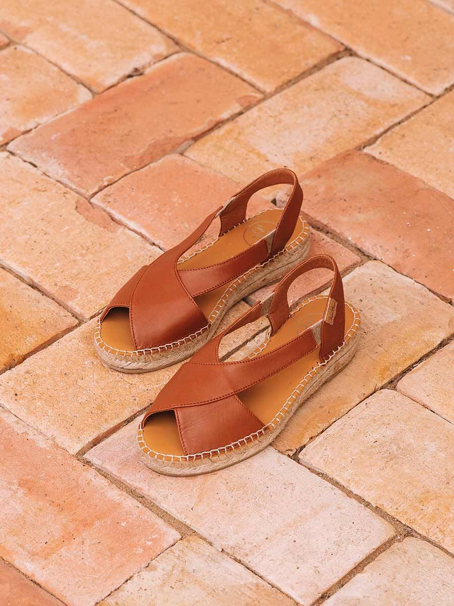 Crossed straps sandal in jute in Nougat colour - ELDA-P