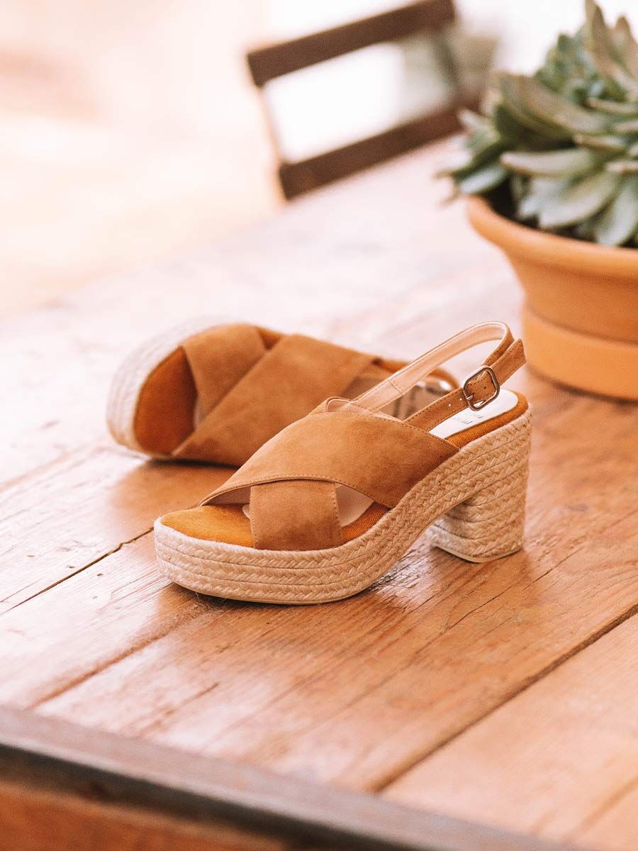 Heeled leather sandal in Tan colour - KENIA-A