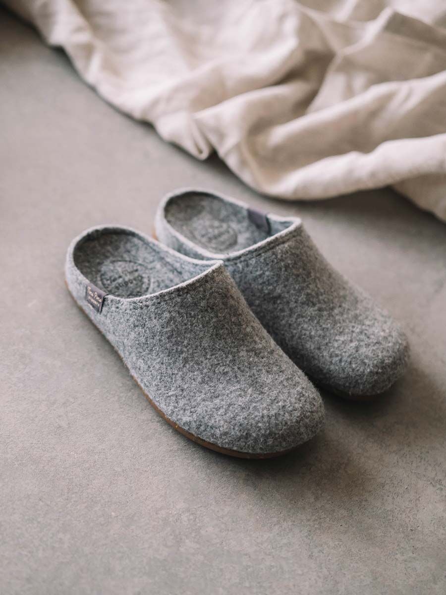 Women's clog-style slipper made from recycled felt in Grey - MONA-FR