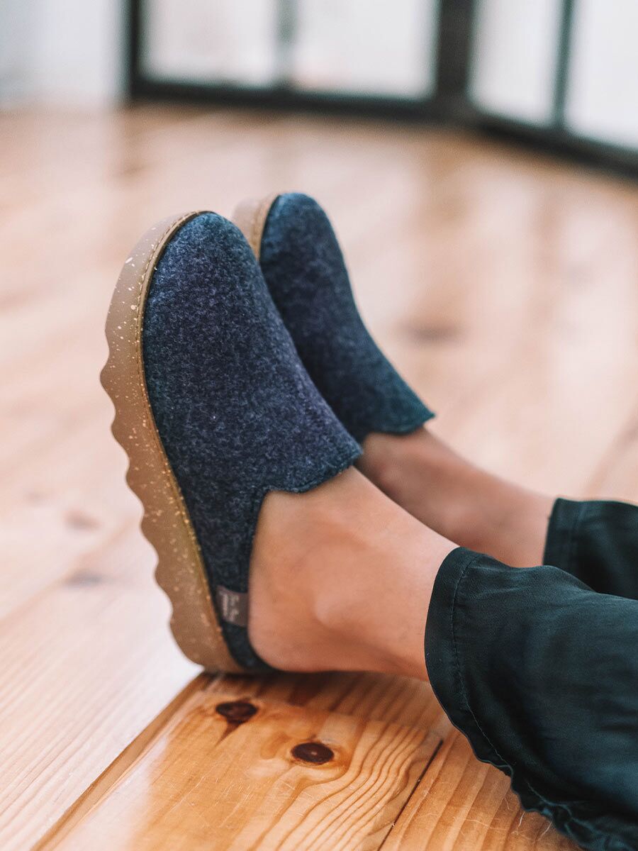 Women's clog-style slipper in recycled felt in Navy - JOKO-FR