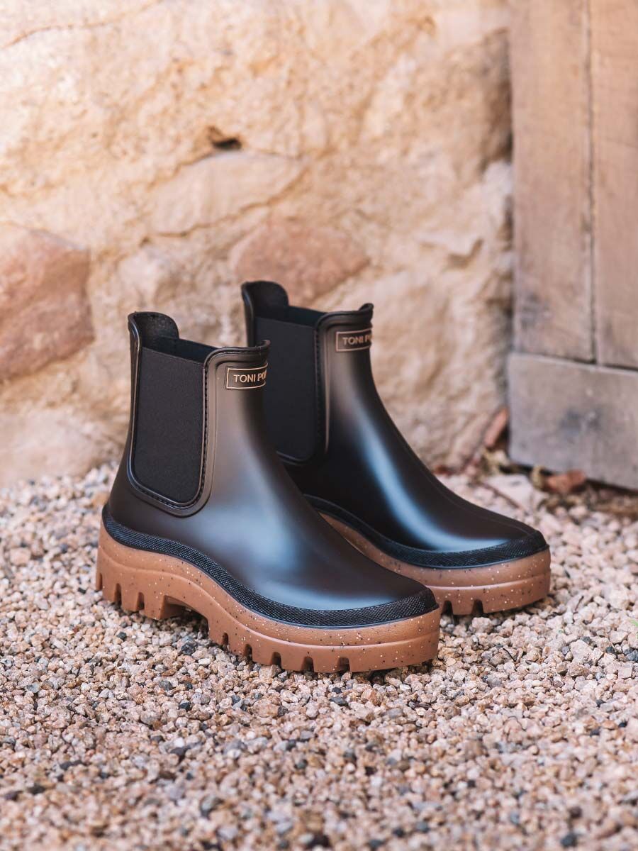 Women's water boot with contrasting sole in caramel colour - COVENT