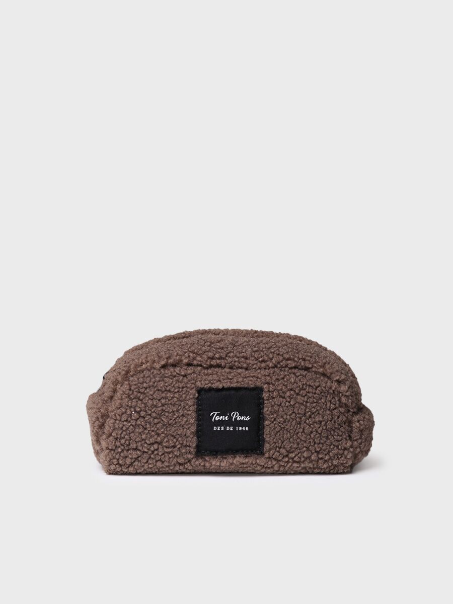 Toilet bag in taupe in sherpa-like material | DUBBI